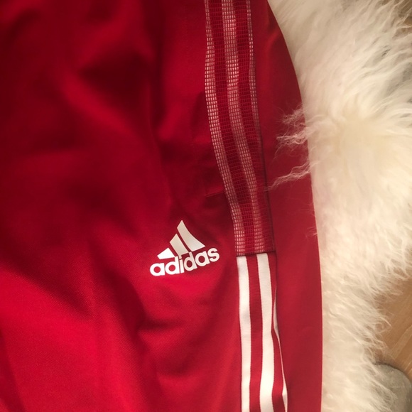 SOLD!! BNWT ADIDAS TIRO 21 power candy red pants in size Medium men’s!! - Picture 3 of 9